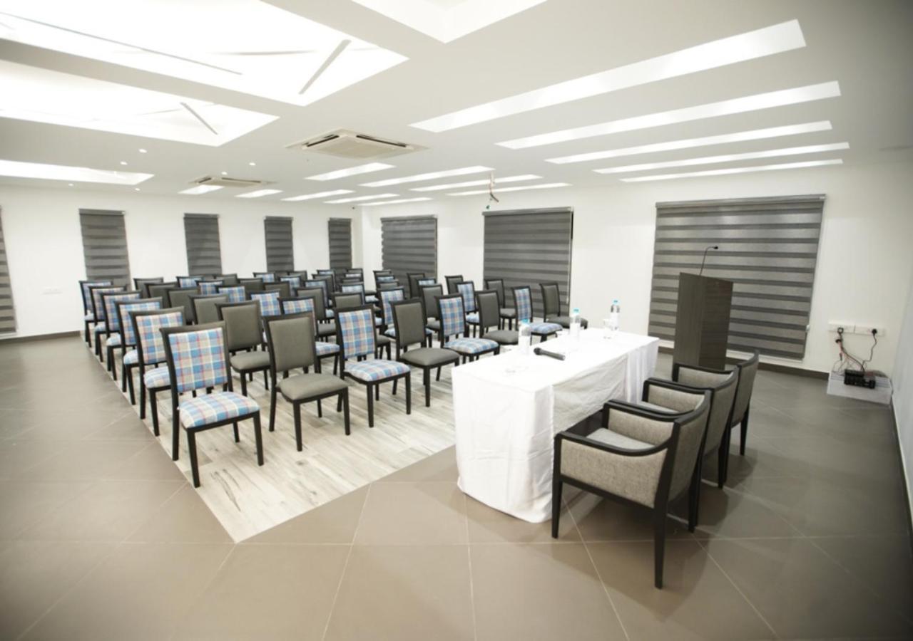 Hotel Visakka Palani Екстер'єр фото