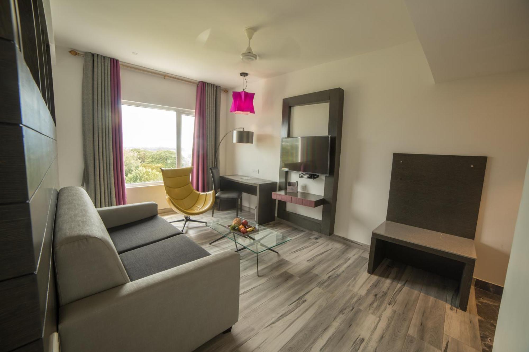 Hotel Visakka Palani Екстер'єр фото