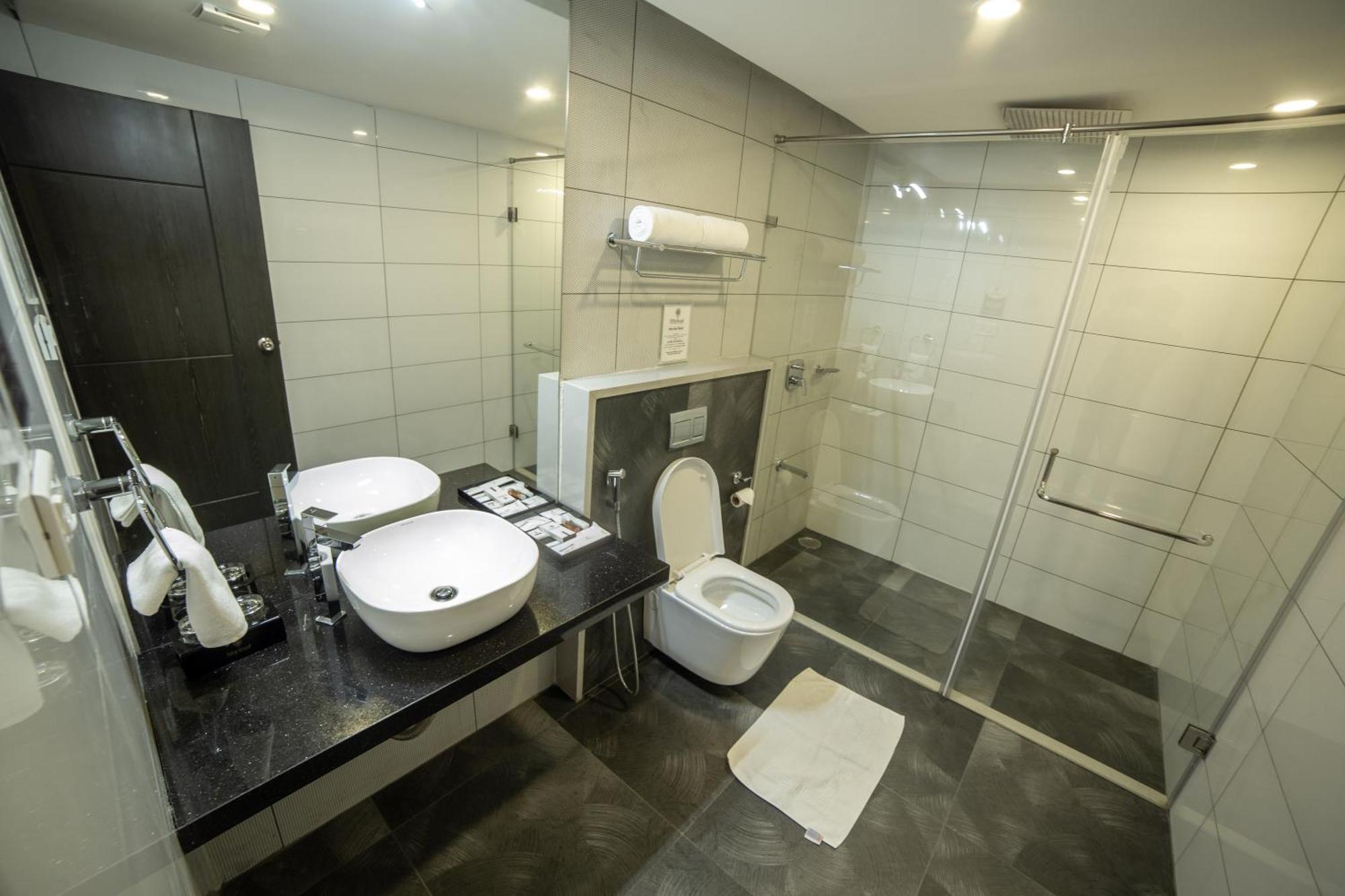 Hotel Visakka Palani Екстер'єр фото
