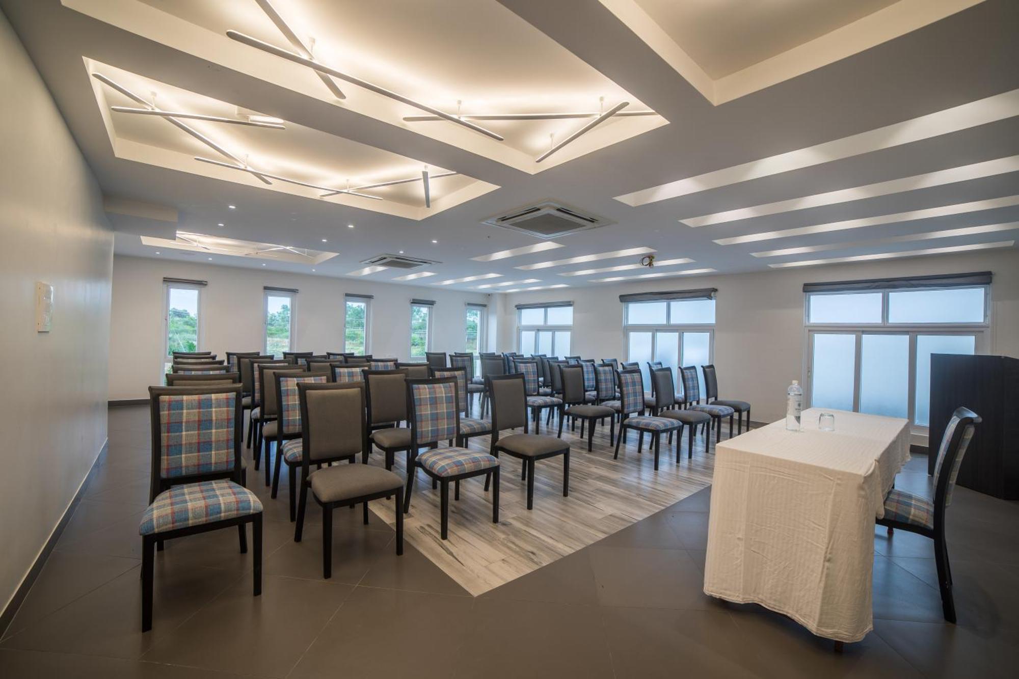 Hotel Visakka Palani Екстер'єр фото