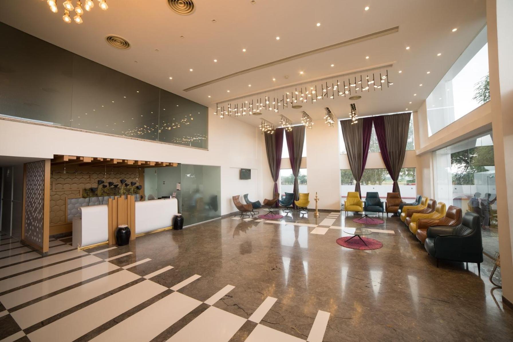 Hotel Visakka Palani Екстер'єр фото
