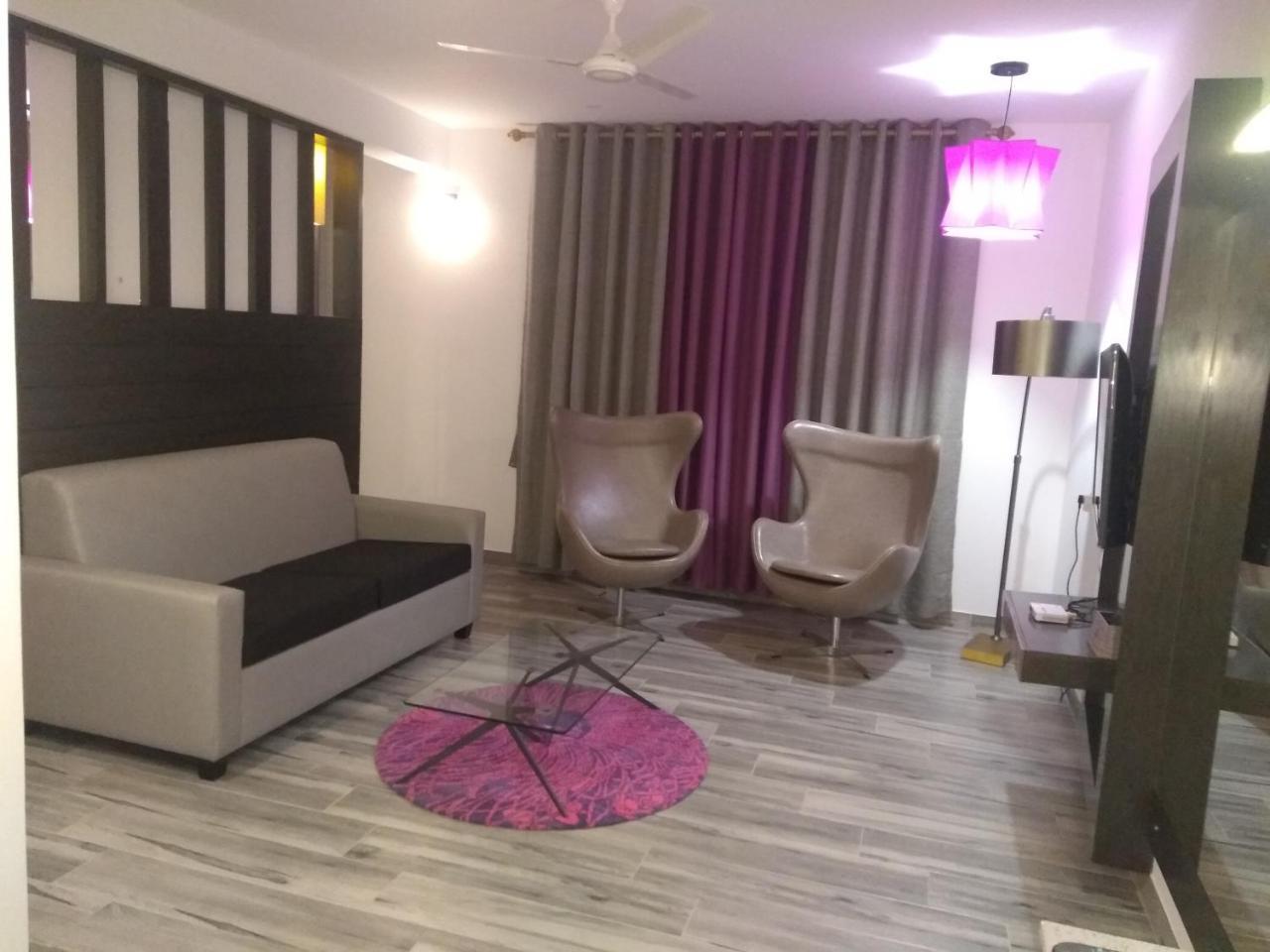Hotel Visakka Palani Екстер'єр фото