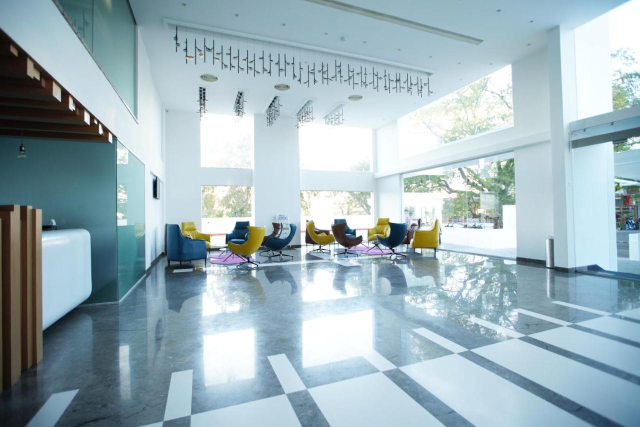 Hotel Visakka Palani Екстер'єр фото
